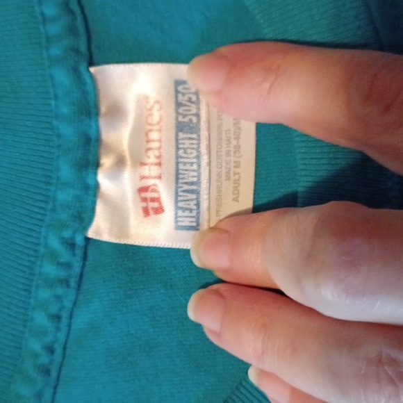 🌺Hanes Teal and White Short Sleeve Tee - Picture 3 of 8